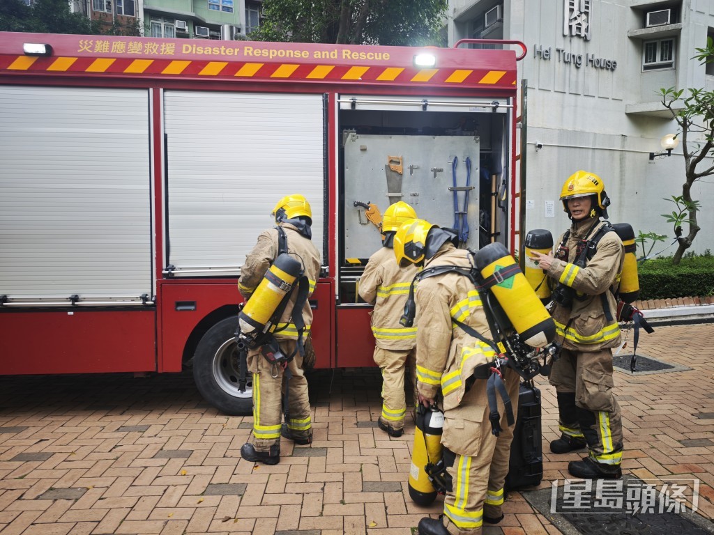 消防到場將火救熄。 消防到場將火救熄。