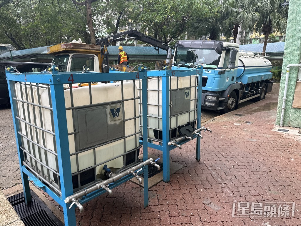 水車及水箱在耀興樓地下。