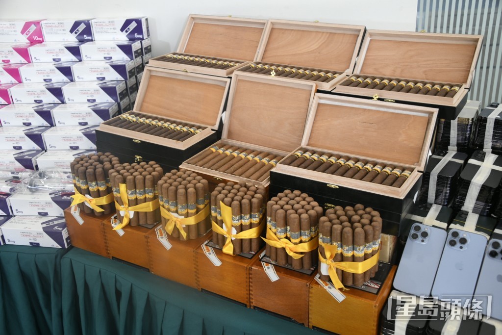 當中亦有雪茄。