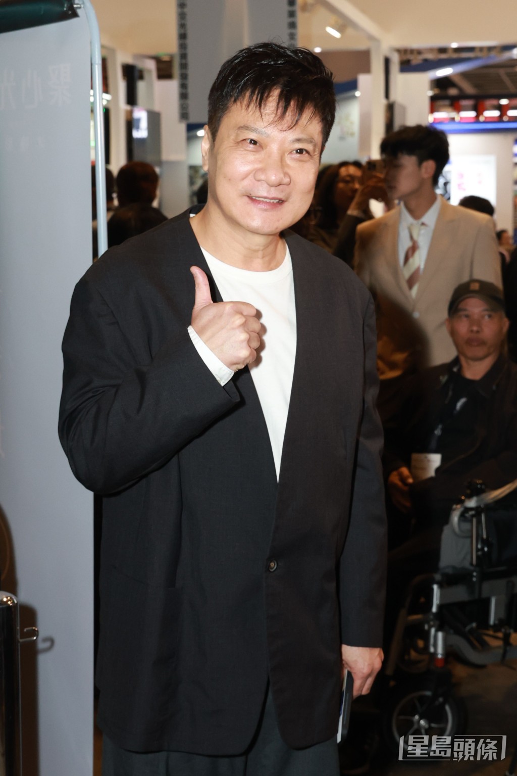 钱嘉乐代表香港动作特技演员公会到场支持。