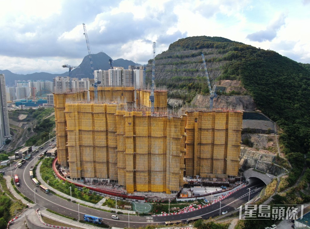 觀塘安達臣道的長實首置盤地盤被廉署揭發6幢大廈鋼筋紮鐵工程偷工減料及貪污造假。資料圖片 觀塘安達臣道的長實首置盤地盤被廉署揭發6幢大廈鋼筋紮鐵工程偷工減料及貪污造假。資料圖片