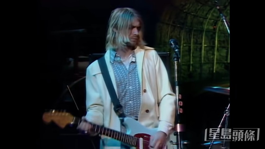 Kurt Cobain 向 Fender 訂購了十支左撇子的 Mustang Kurt Cobain 向 Fender 訂購了十支左撇子的 Mustang