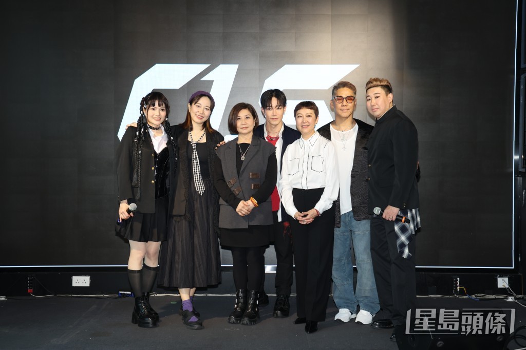 CLS和導師韋綺珊、莫鎮賢、文佩玲合照。
