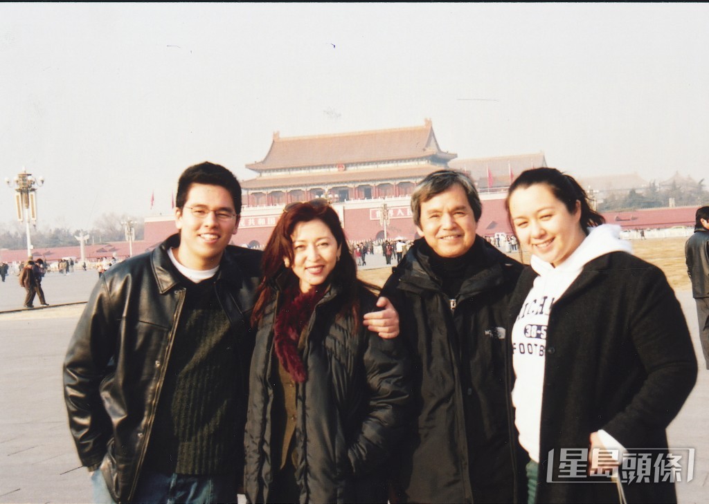 何東家族成員、李小龍胞兄李忠琛與張瑪莉育有一對子女,二人於1995年離婚。 何東家族成員、李小龍胞兄李忠琛與張瑪莉育有一對子女,二人於1995年離婚。