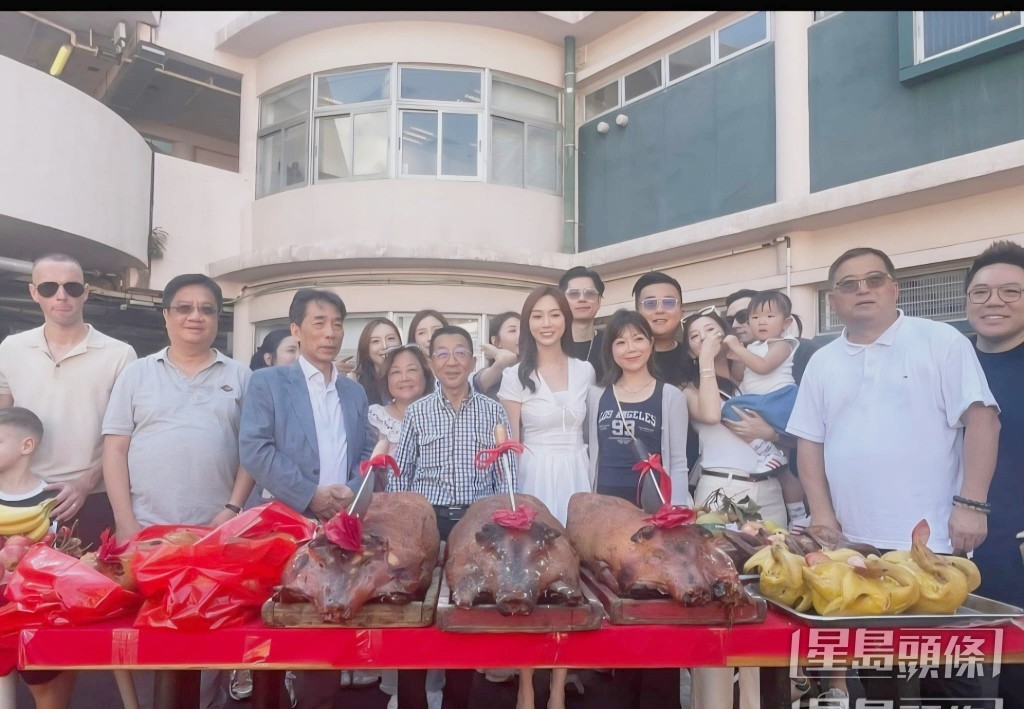 暑假時徐兩石馬房拜神儀式。