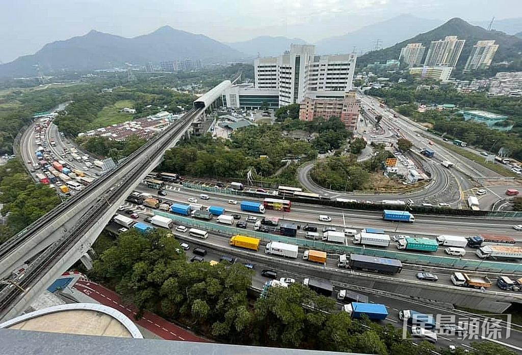 有交通智庫認為,在交匯處加裝交通燈難作為長遠解決方案。 有交通智庫認為,在交匯處加裝交通燈難作為長遠解決方案。