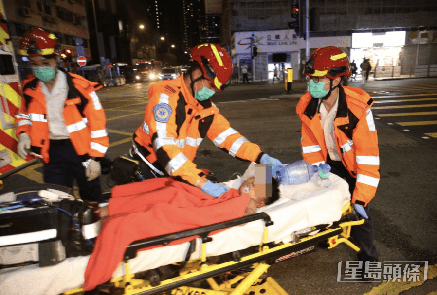 現場所見,男童被救出時已陷入昏迷。黎志偉攝 現場所見,男童被救出時已陷入昏迷。黎志偉攝