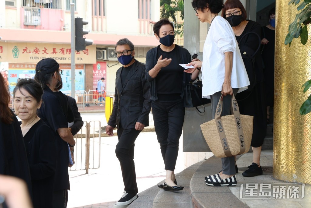 不少人到場送別陳君毅。 不少人到場送別陳君毅。