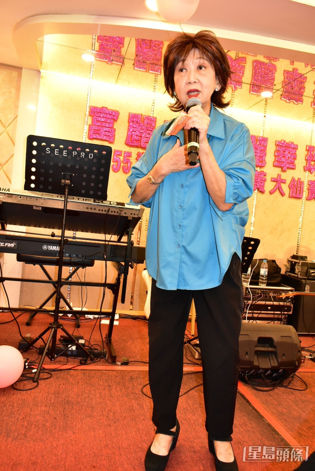 一連表演兩晚。 一連表演兩晚。