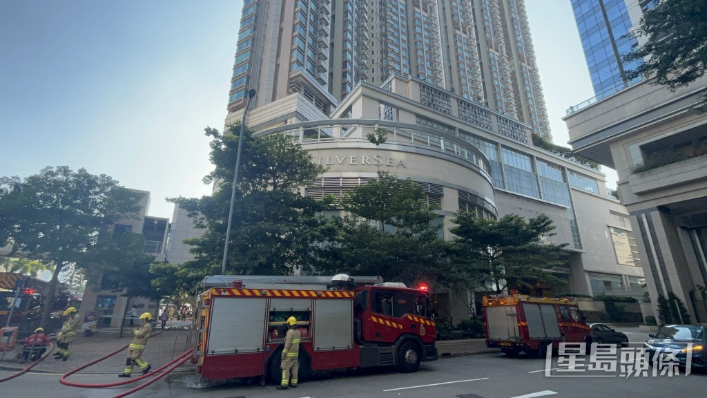 海輝道18號一間酒店地下中餐廳廚房起火。楊偉亨攝