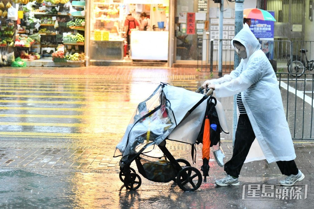  黑雨生效下路况。卢江球摄 黑雨生效下路况。卢江球摄