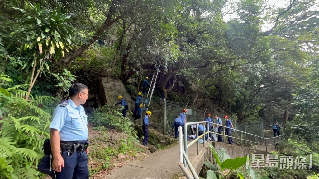 警員到場調查。楊偉亨攝 警員到場調查。楊偉亨攝