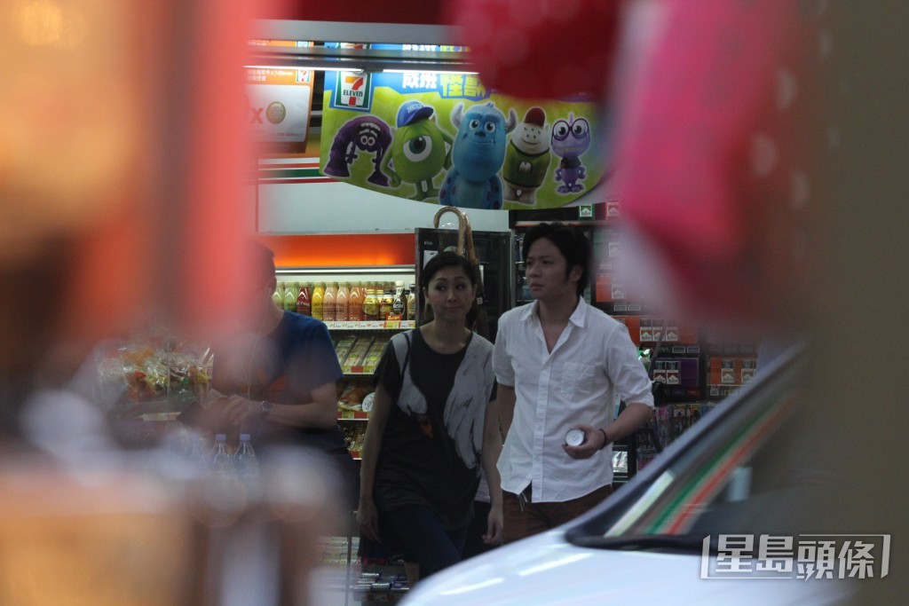 胡定欣之后曾与圈外男友沈栢淳(Patt Sham)拍拖。 胡定欣之后曾与圈外男友沈栢淳(Patt Sham)拍拖。