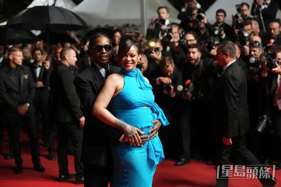 Rihanna周一下午乘私人飛機離開洛杉磯。