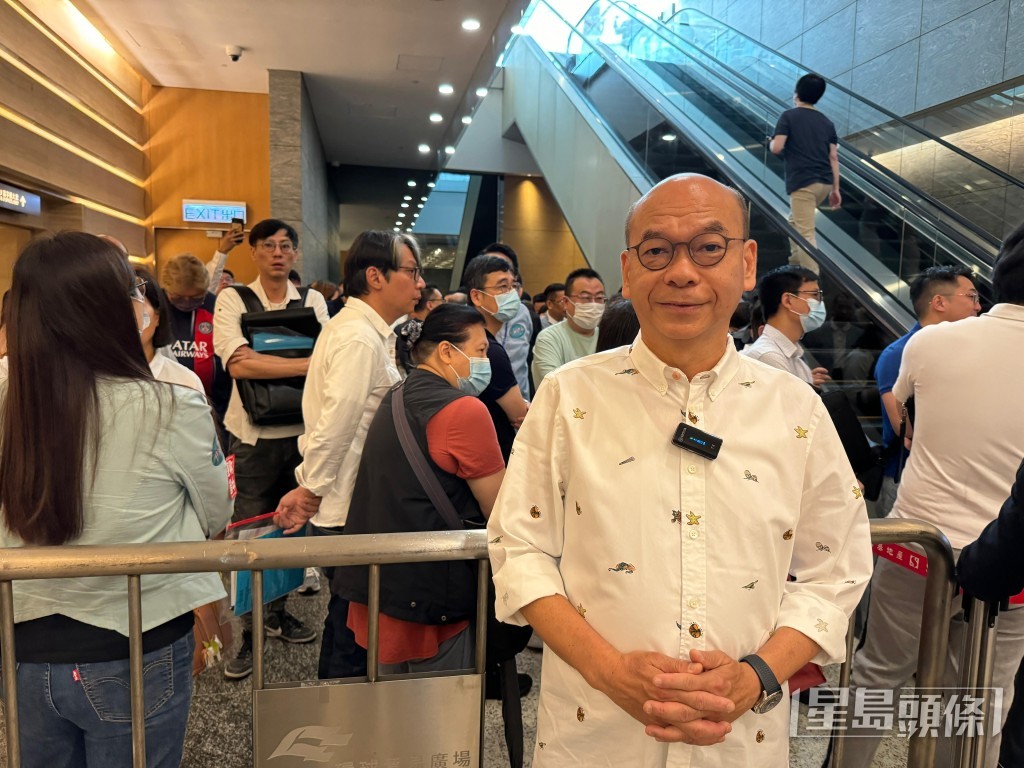 中原亞太區副主席兼住宅部總裁陳永傑表示,該公司客戶中用家佔多,港人佔70%,反映撤辣啟動換樓鏈 中原亞太區副主席兼住宅部總裁陳永傑表示,該公司客戶中用家佔多,港人佔70%,反映撤辣啟動換樓鏈