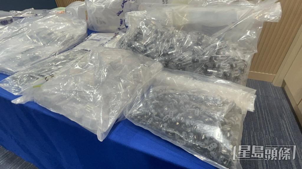 行動中檢獲毒品的市值超過107萬元。 行動中檢獲毒品的市值超過107萬元。