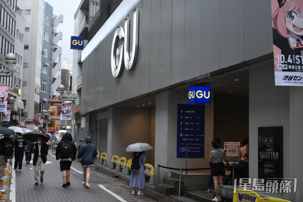 支付過程簡單流暢，只需表明欲以PayPay付款，收銀店員便會掃描付款碼。