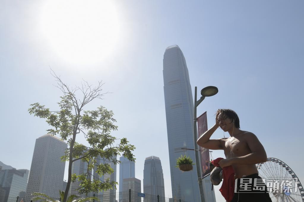 全球暖化及極端天氣日趨嚴重，有智庫發現本港只有少數學生自評已充分準備應對氣候問題。