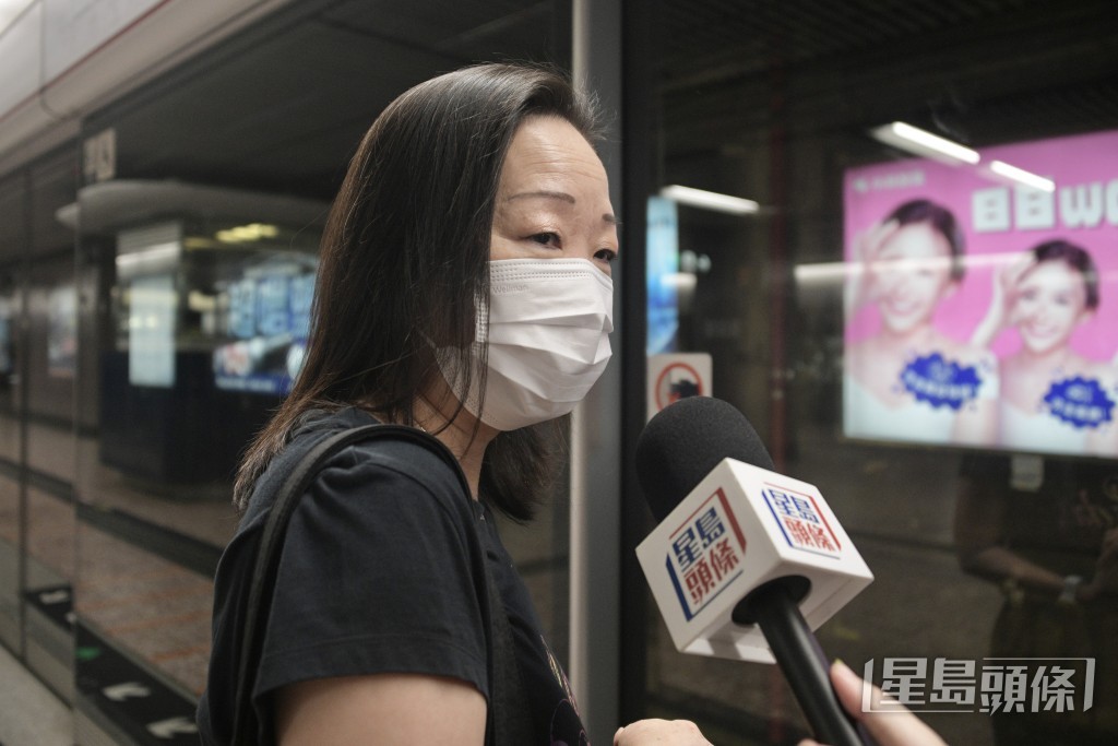 等候荃湾线的市民Joanne认同本港交通基建需要定期检修，对港铁今次工程表示理解。
