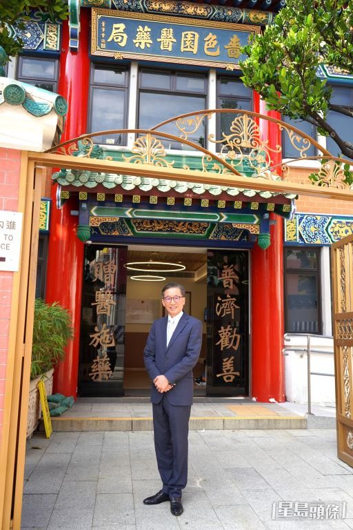 嗇色園董事會副主席兼醫療服務委員會主席馬澤華指，昔日善信可以到嗇色園求「藥籤」。