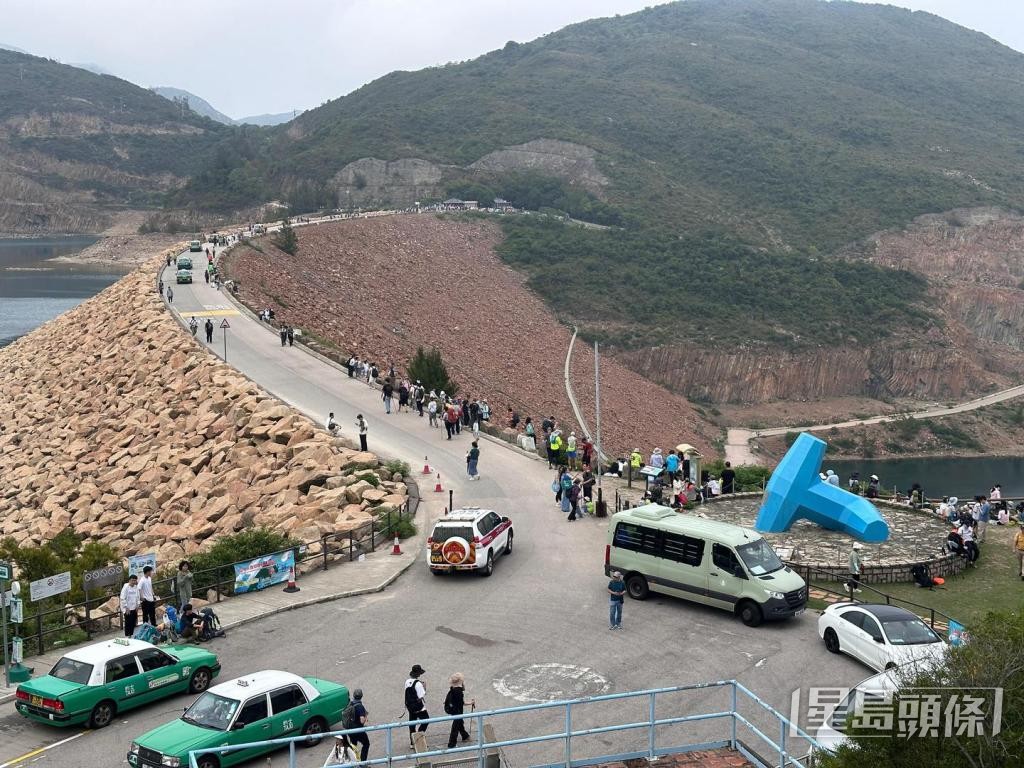 有旅游业人士盼望，未来能应用人工智能控制东坝的车流。 资料图片