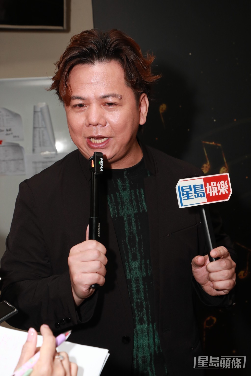 伍仲衡籲勿攻擊人。 伍仲衡籲勿攻擊人。