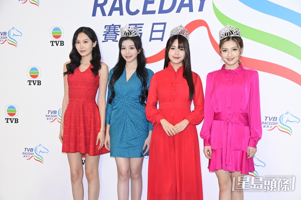 应届港姐（左起）姜依宁、季军王敏慈、冠军庄子璇、亚军王怡然都有出席TVB赛马日活动。
