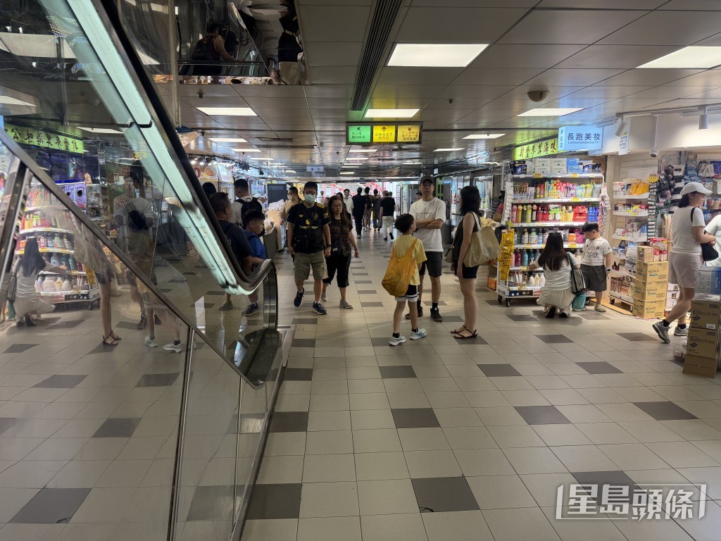 靠近葵芳邨及高芳街出口的「吉舖巷」。