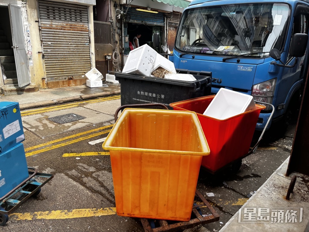 舊旺角街市地士道街一帶。 舊旺角街市地士道街一帶。