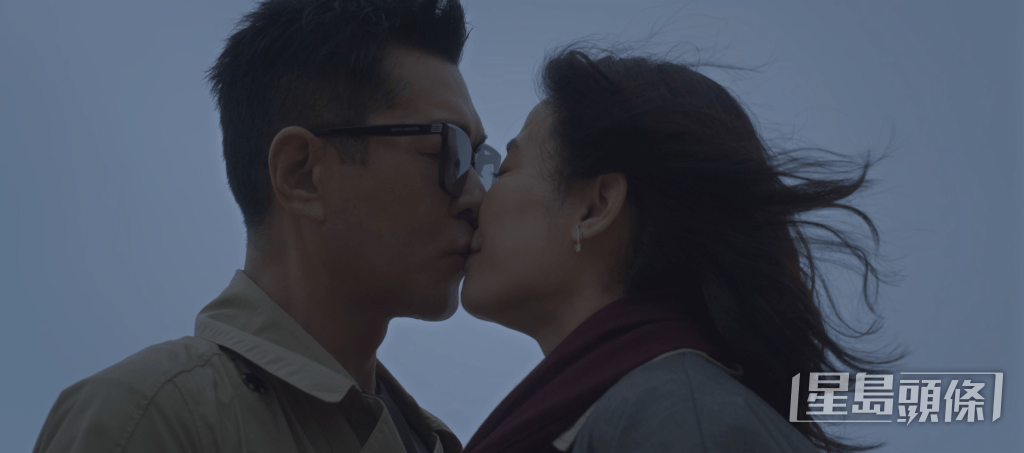 甜蜜相擁錫錫獲網民高呼「好Sweet」。