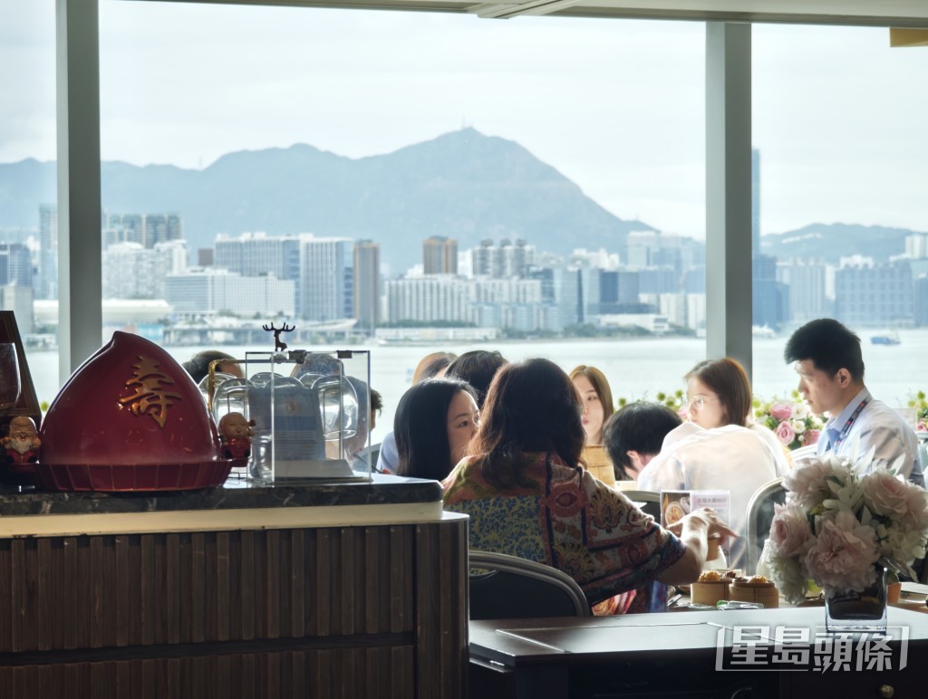酒樓經理表示,結業非「生意做唔住」,午、晚生意和訂座也很不錯。 酒樓經理表示,結業非「生意做唔住」,午、晚生意和訂座也很不錯。