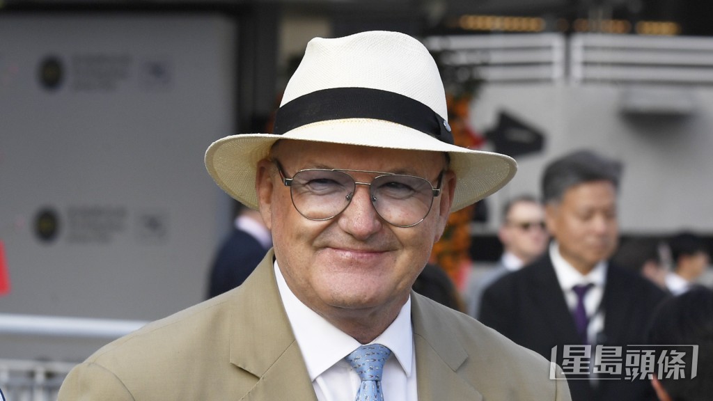 「火焰闪烁」今朝操练前后希斯都到机坪主持大局。