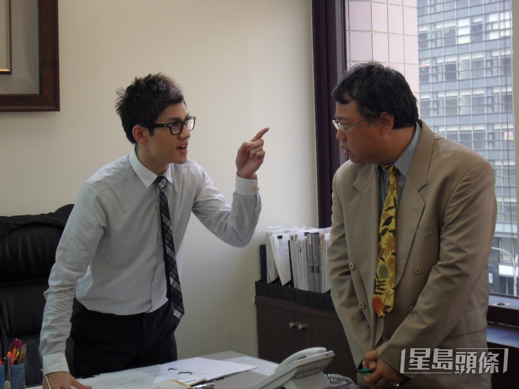 溫家恆（左）曾演出TVB劇《刑警》和《洪武三十二》，亦演過電影《熊熊愛上你》及《爆3俏嬌娃》。