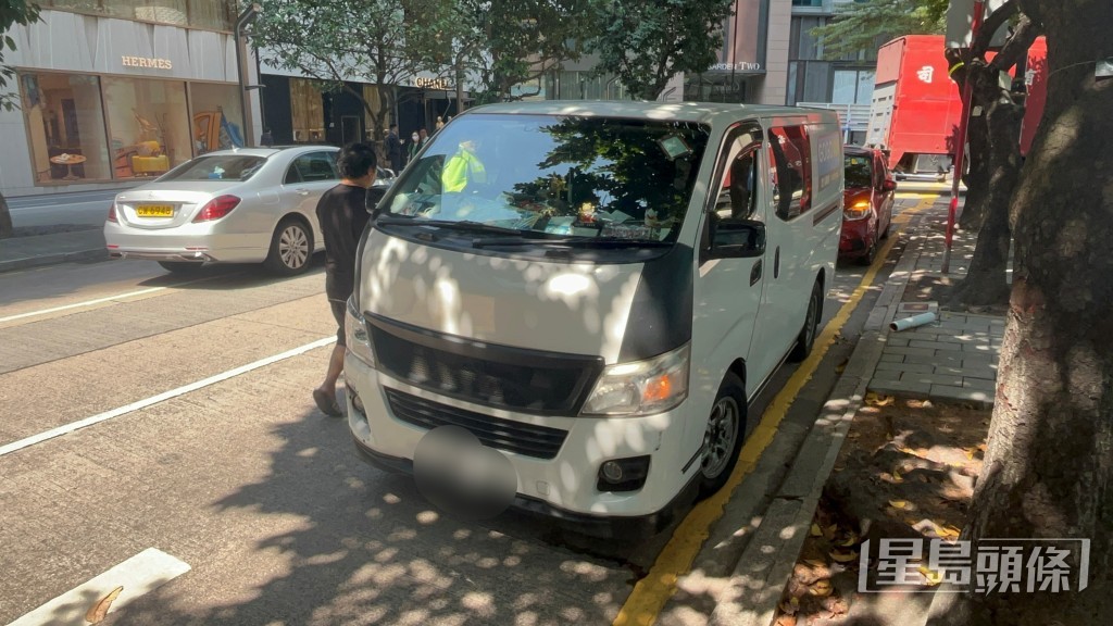 客貨車留在場協查。楊偉亨攝