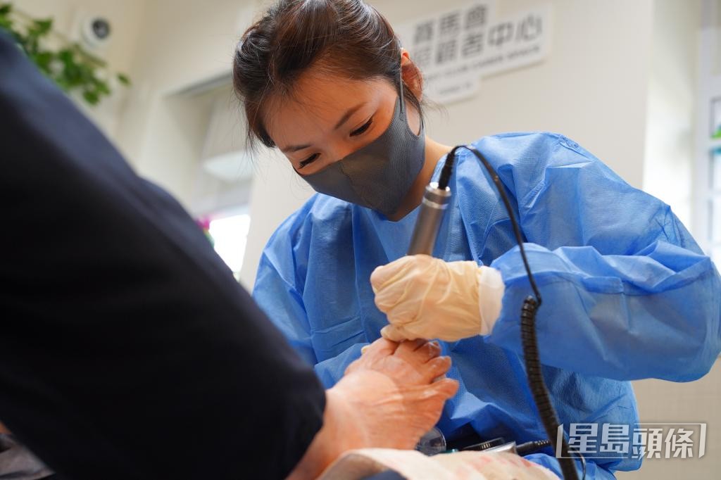 吳詠珊表示，腳甲問題不只影響外觀，更牽涉長者的身心狀態。