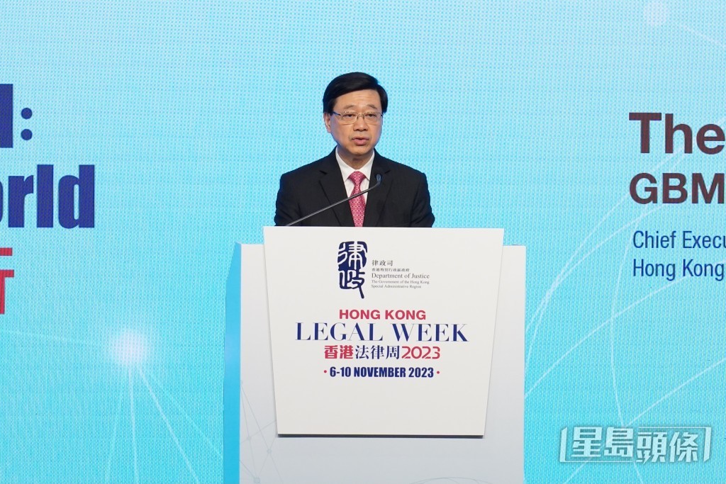 行政长官李家超称,普通法框架下,香港法制可以保障商业活动的繁荣稳定。资料图片 行政长官李家超称,普通法框架下,香港法制可以保障商业活动的繁荣稳定。资料图片