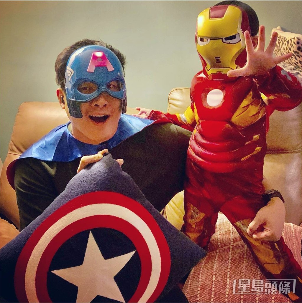 一蚊Joe曾與囝囝扮演Marvel美國隊長和Iron Man。 一蚊Joe曾與囝囝扮演Marvel美國隊長和Iron Man。