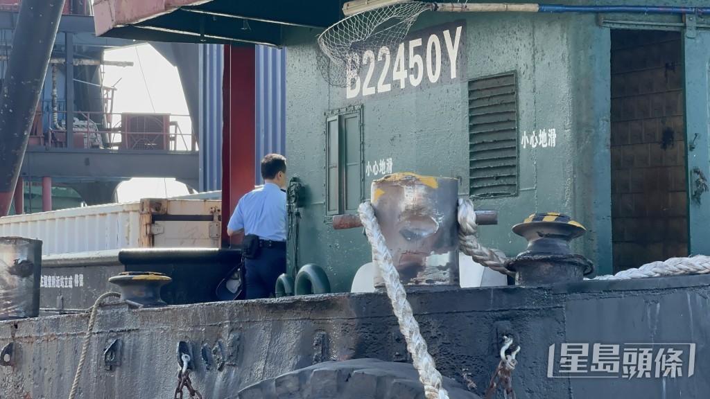 警员在场调查。梁国峰摄 警员在场调查。梁国峰摄