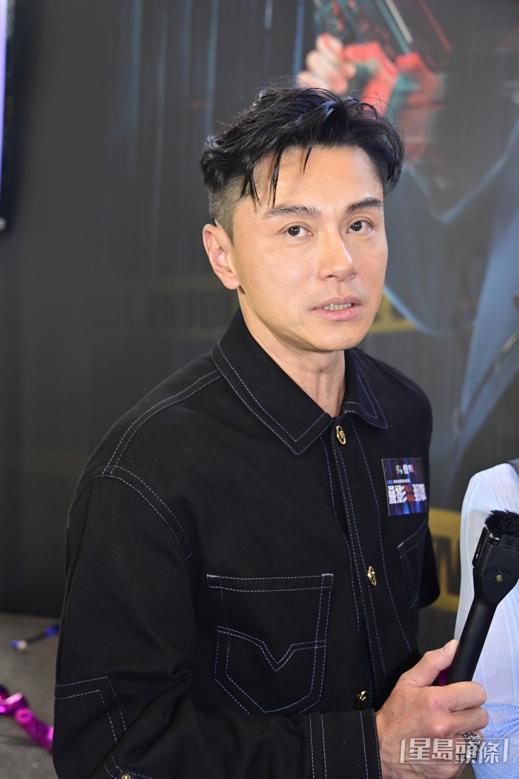 黃浩然爆兩個仔睇到他與周秀娜的吻戲，沒有反應。
