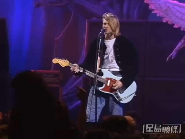 前 Nirvana 結他技師 Earnie Bailey 稱呼此 Electric Blue Mustang 為 Nirvana 主唱的主力 前 Nirvana 結他技師 Earnie Bailey 稱呼此 Electric Blue Mustang 為 Nirvana 主唱的主力
