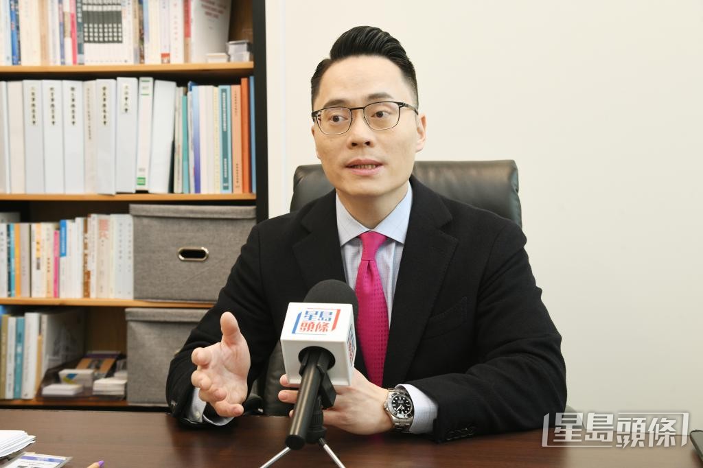 立法會議員梁熙建議多管齊下,打擊外傭過度借貸,如制訂借貸金額上限。 立法會議員梁熙建議多管齊下,打擊外傭過度借貸,如制訂借貸金額上限。