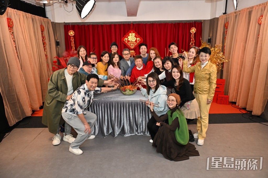 老板张国林率尹光、Joe Junior、杨立门、颜联武、姜蓓莉、张子丰、康华、玛姬切猪。