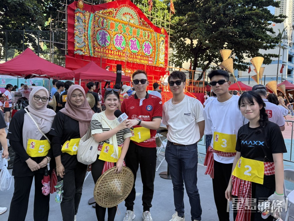  馬來西亞哲士頓大學學院的Chris（左四）、Jim（右二）。