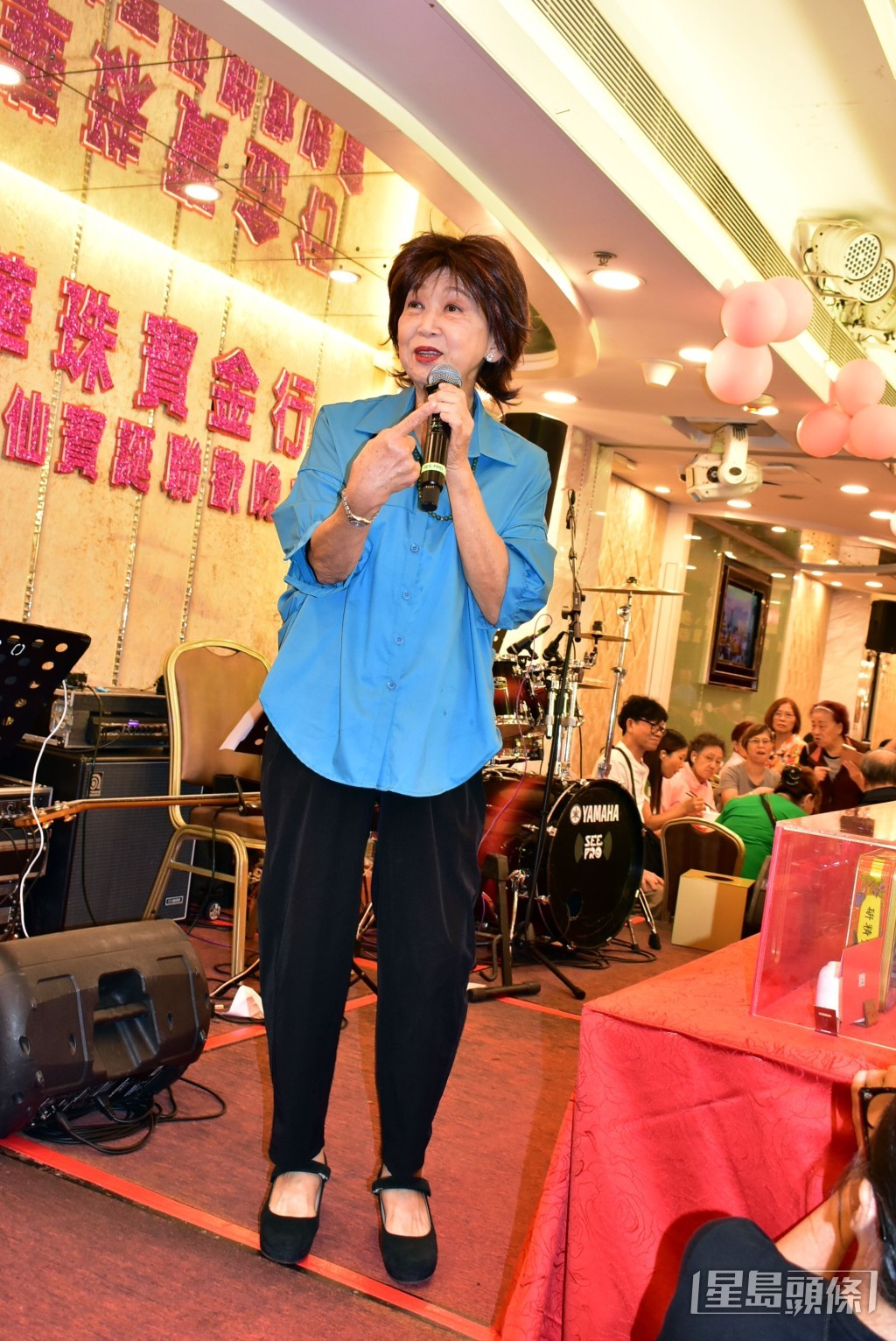 朱咪咪最近返港登台時被指持續暴瘦。 朱咪咪最近返港登台時被指持續暴瘦。