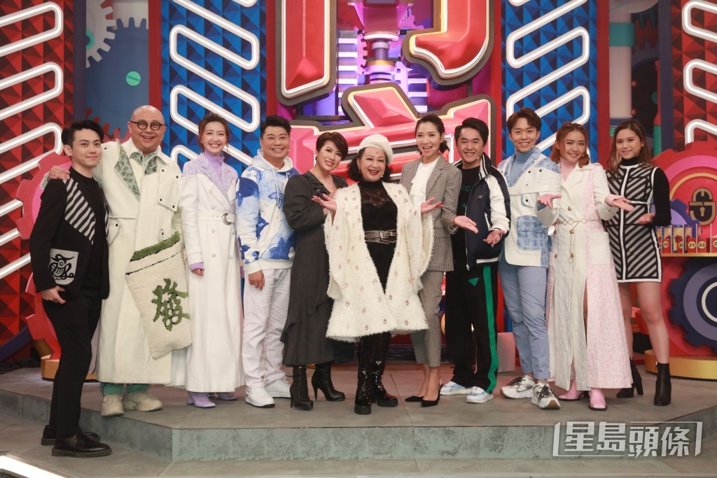 2021年由薛家燕担任“话事人”的TVB综艺游戏节目《麻雀斗室三决一》最近玩集体回忆，邀请经典剧《皆大欢喜》的今集系《皆大欢喜》Re-U，大家 轮流抛金句。