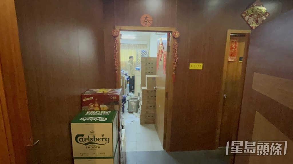 酒樓會計房的夾萬被撬開搜掠。楊偉亨攝
