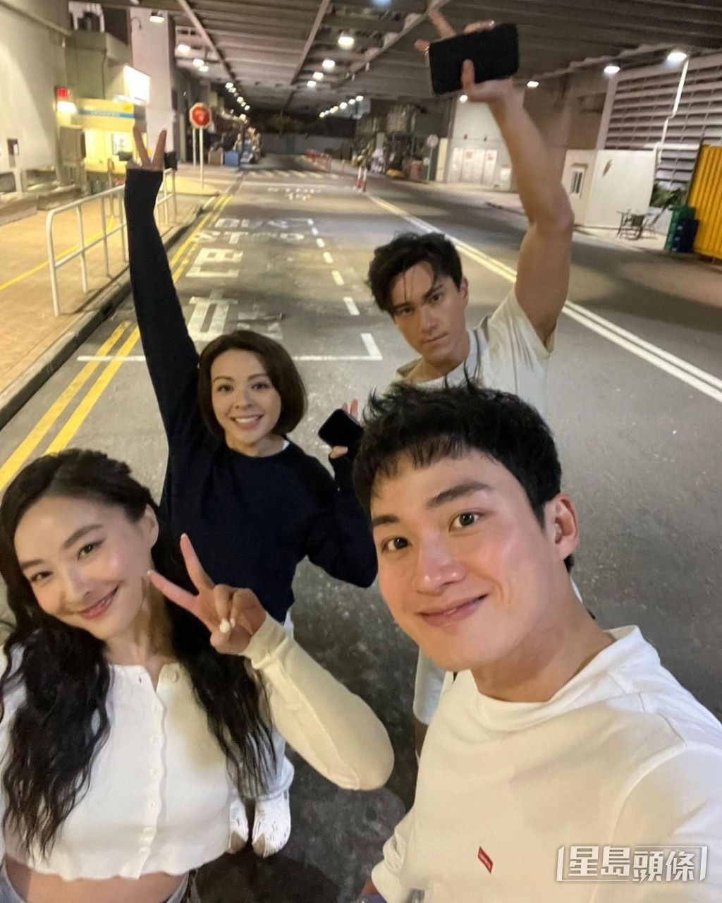 JW（王灝兒）、周嘉洛、陳瀅及朱敏瀚，因為拍劇成為好朋友。