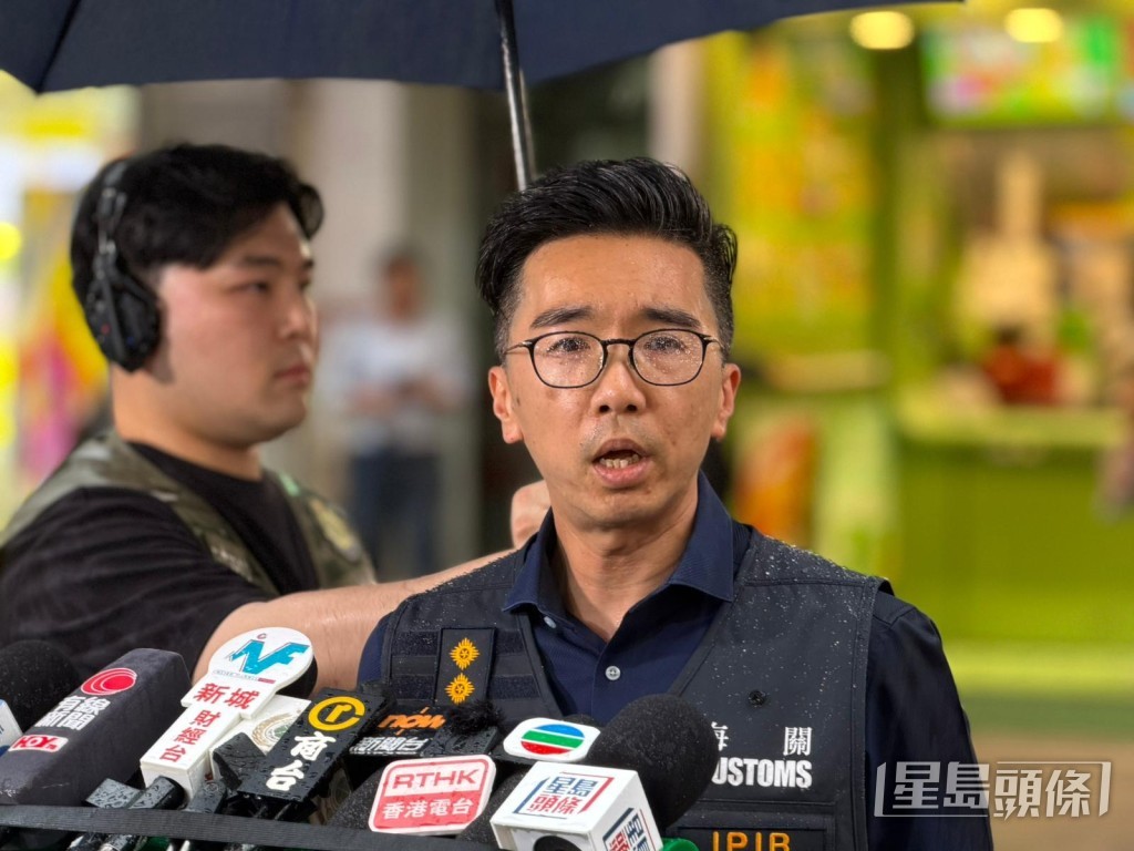 海關版權及商標調查科不良營商手法調查課第二組指揮官莊啟成。