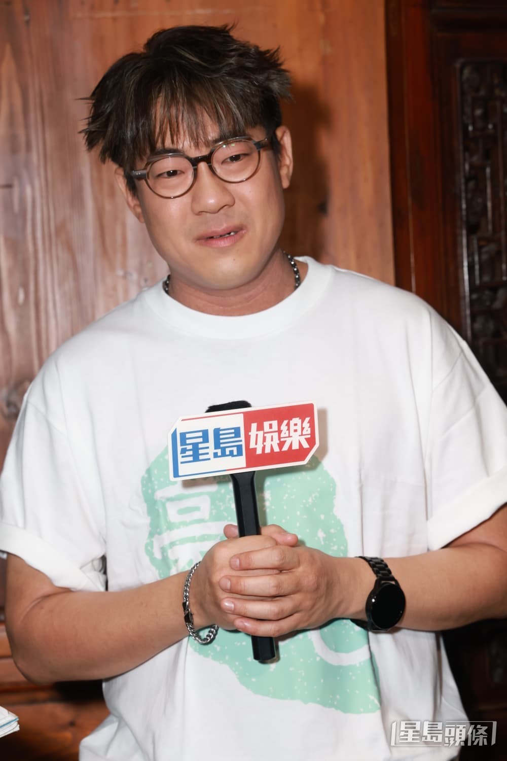 不過都有fans向他示愛。 不過都有fans向他示愛。