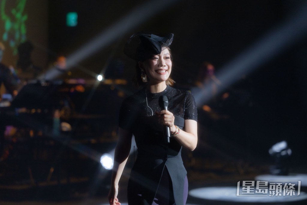 龙婷有一班铁粉。 龙婷有一班铁粉。
